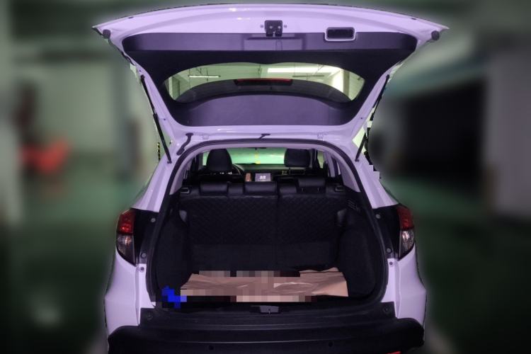 Used Honda Vezel 2020 1.5L CVT Pioneer Edition Trunk