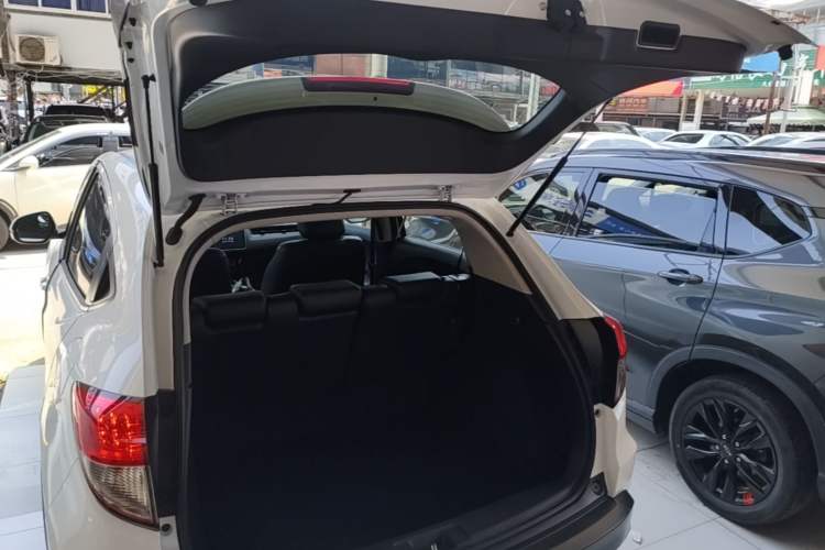 Used Honda Vezel 2020 1.5L CVT Pioneer Edition Trunk