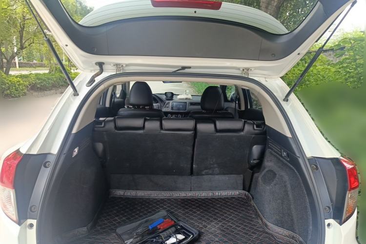 Used Honda Vezel 2020 1.5L CVT Pioneer Edition Trunk