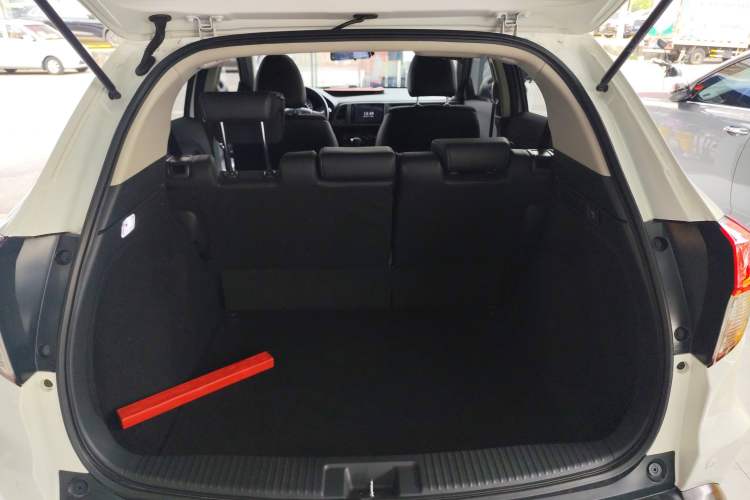Used Honda Vezel 2020 1.5L CVT Pioneer Edition Trunk