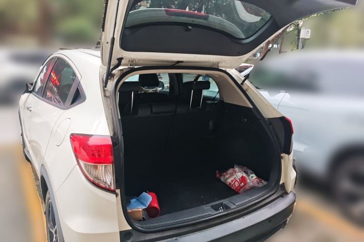 Used Honda Vezel 2020 1.5L CVT Pioneer Edition Trunk