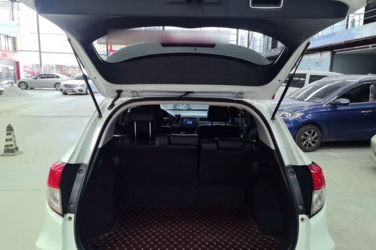 Used Honda Vezel 2020 1.5L CVT Pioneer Edition Trunk