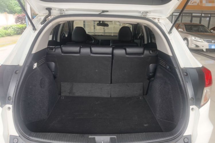 Used Honda Vezel 2020 1.5L CVT Pioneer Edition Trunk