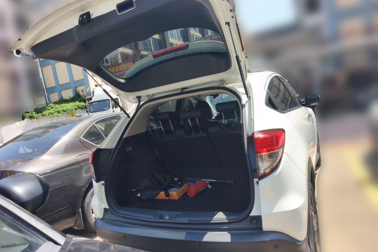 Used Honda Vezel 2020 1.5L CVT Pioneer Edition Trunk