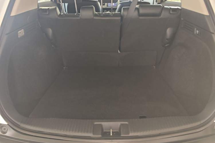 Used Honda Vezel 2020 1.5L CVT Pioneer Edition Trunk