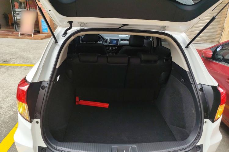 Used Honda Vezel 2020 1.5L CVT Pioneer Edition Trunk