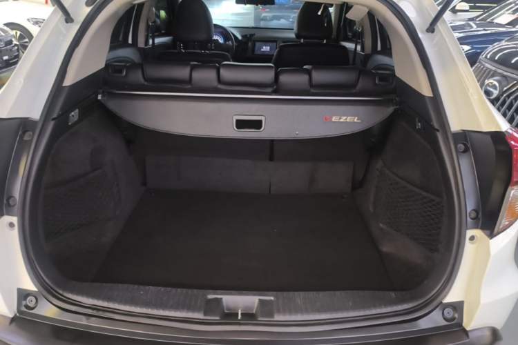Used Honda Vezel 2020 1.5L CVT Luxury Edition Trunk