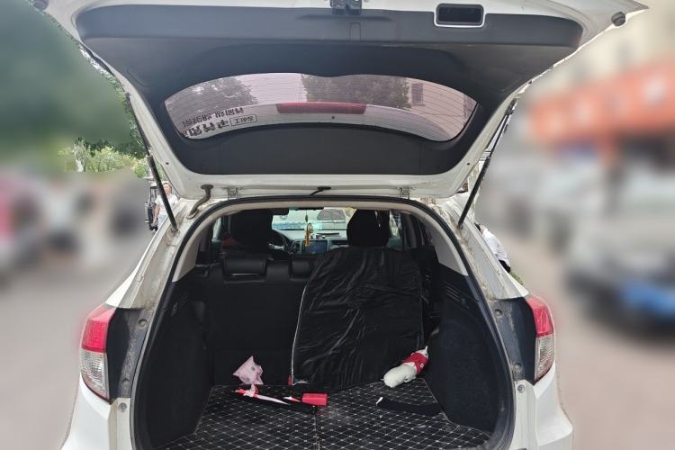 Used Honda Vezel 2020 1.5L CVT Pioneer Edition Trunk