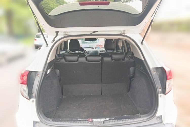 Used Honda Vezel 2020 1.5L CVT Pioneer Edition Trunk