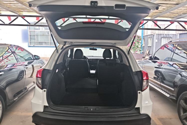 Used Honda Vezel 2020 1.5L CVT Pioneer Edition Trunk