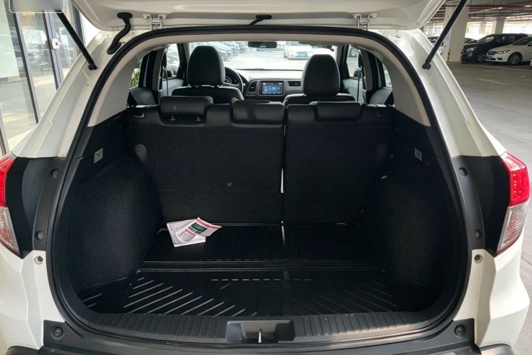 Used Honda Vezel 2020 1.5L CVT Pioneer Edition Trunk