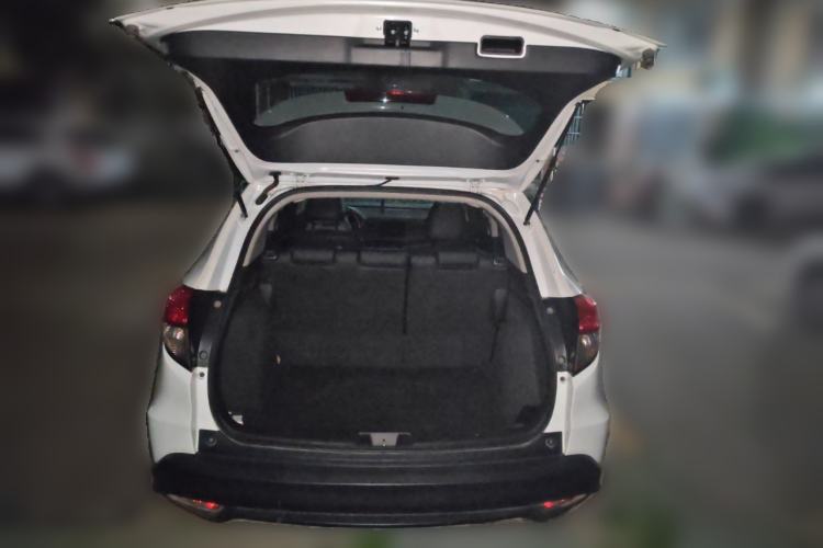 Used Honda Vezel 2020 1.5L CVT Pioneer Edition Trunk