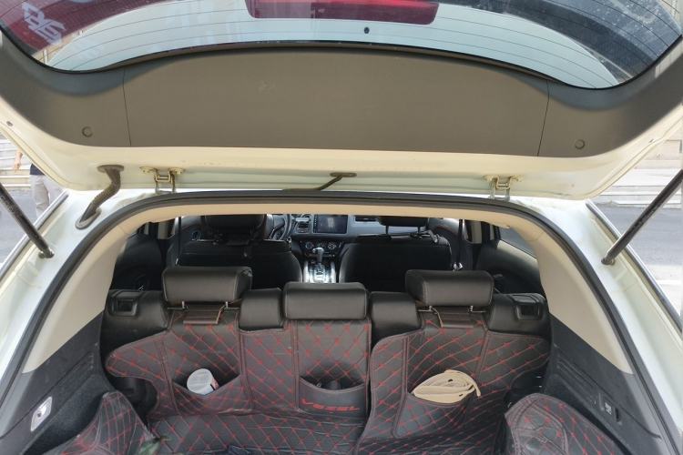 Used Honda Vezel 2020 1.5L CVT Pioneer Edition Trunk