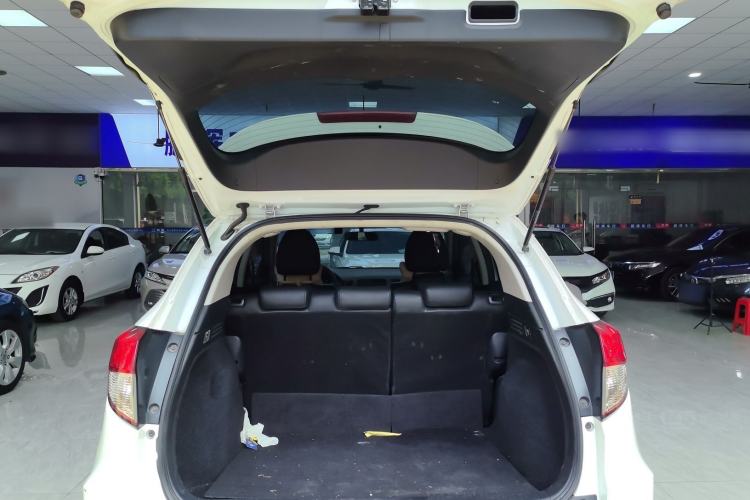Used Honda Vezel 2020 1.5L CVT Pioneer Edition Trunk