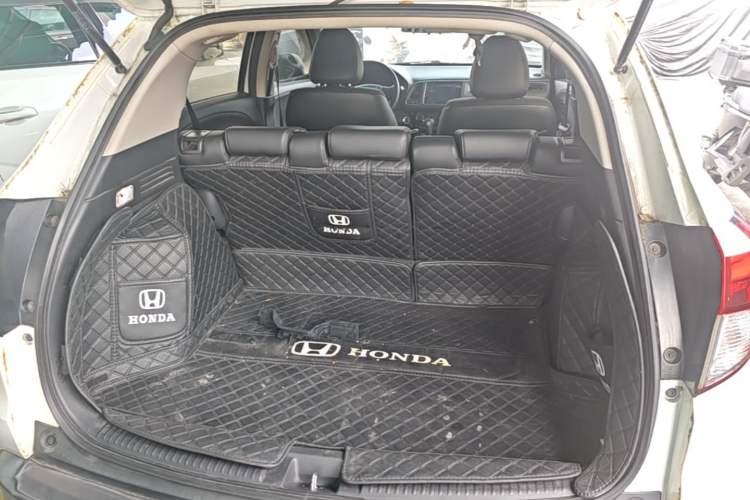 Used Honda Vezel 2020 1.5L CVT Luxury Edition Trunk