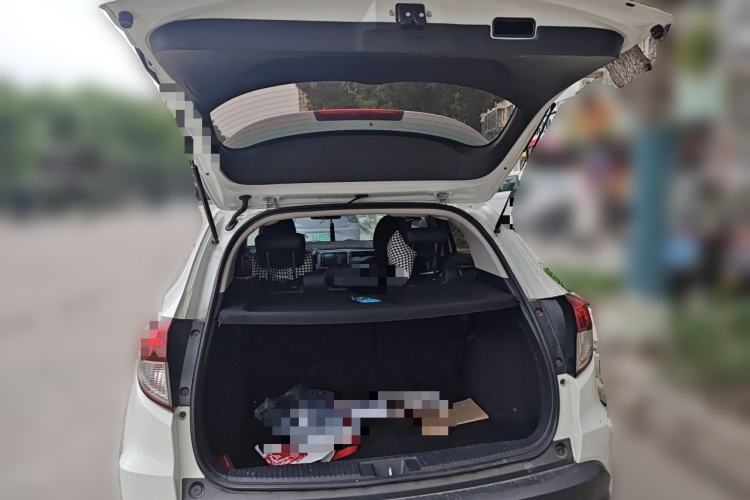 Used Honda Vezel 2020 1.5L CVT Luxury Edition Trunk