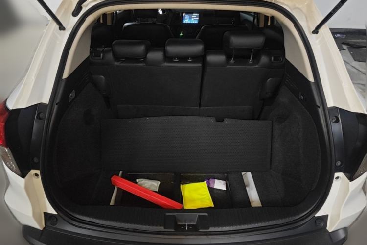 Used Honda Vezel 2020 1.5L CVT Elite Edition Trunk