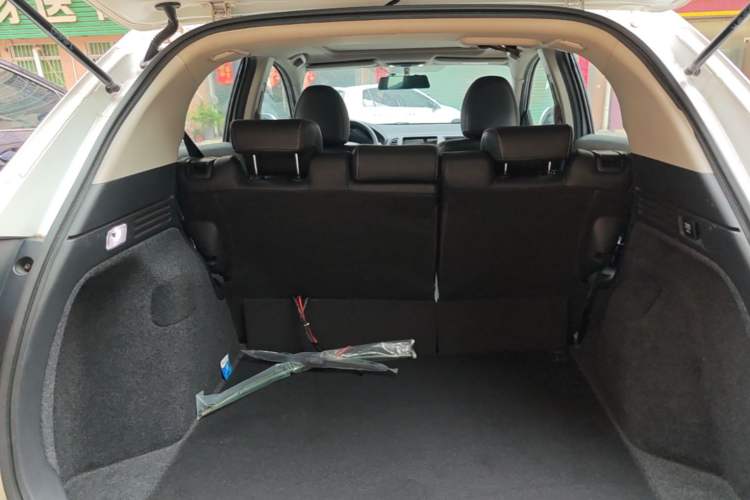 Used Honda Vezel 2020 1.5L CVT Elite Edition Trunk