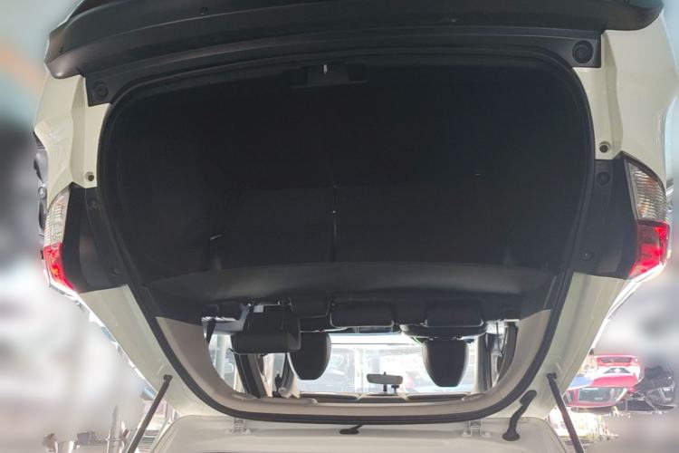 Used Honda Vezel 2020 220 TURBO CVT Luxury Edition Trunk