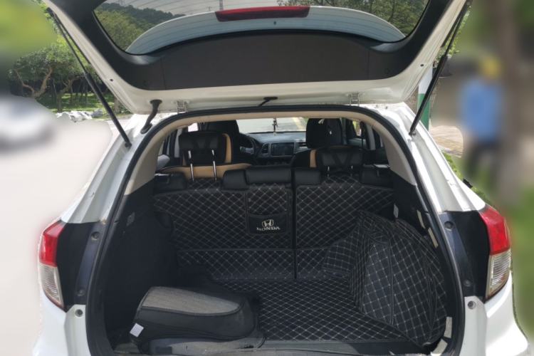 Used Honda Vezel 2020 1.5L CVT Pioneer Edition Trunk