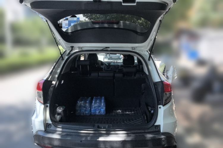 Used Honda Vezel 2020 1.5L CVT Pioneer Edition Trunk