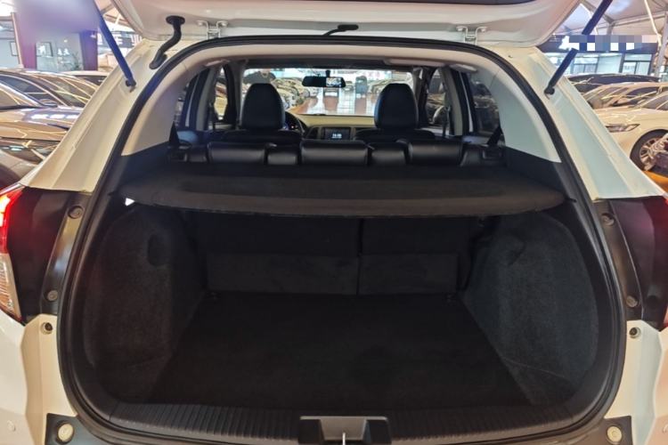 Used Honda Vezel 2020 1.5L CVT Luxury Edition Trunk