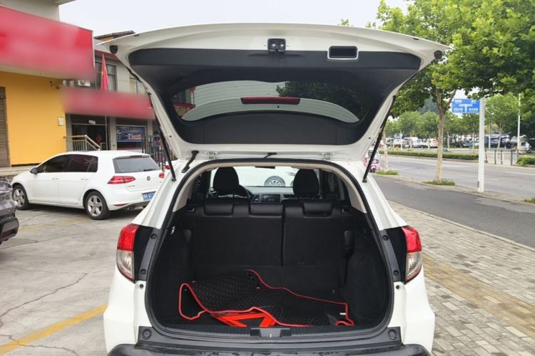 Used Honda Vezel 2020 1.5L CVT Pioneer Edition Trunk