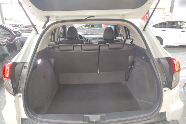 Used Honda Vezel 2020 1.5L CVT Pioneer Edition Trunk