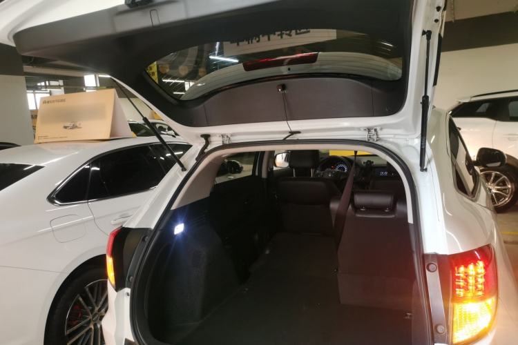 Used Honda Vezel 2020 1.5L CVT Pioneer Edition Trunk