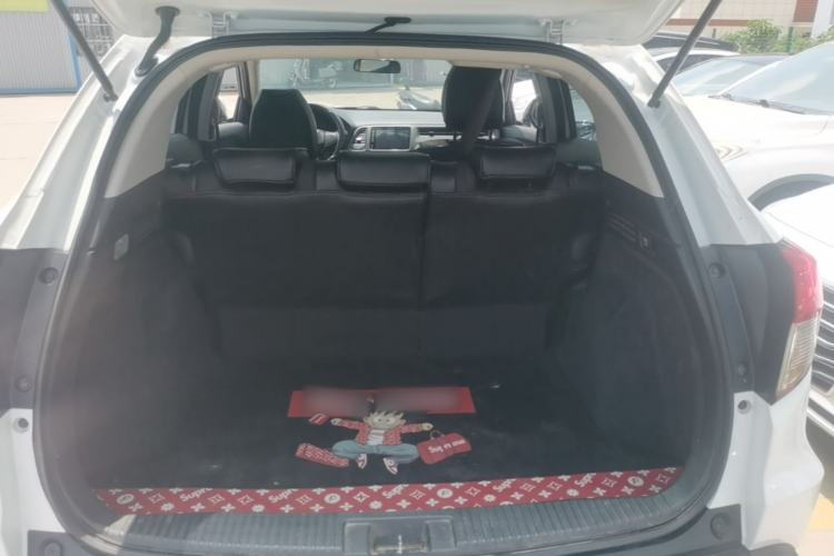 Used Honda Vezel 2020 1.5L CVT Pioneer Edition Trunk