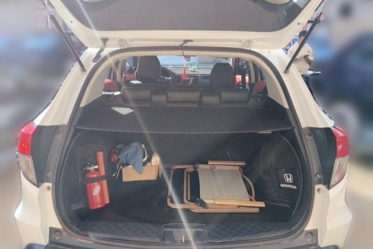 Used Honda Vezel 2020 1.5L CVT Pioneer Edition Trunk