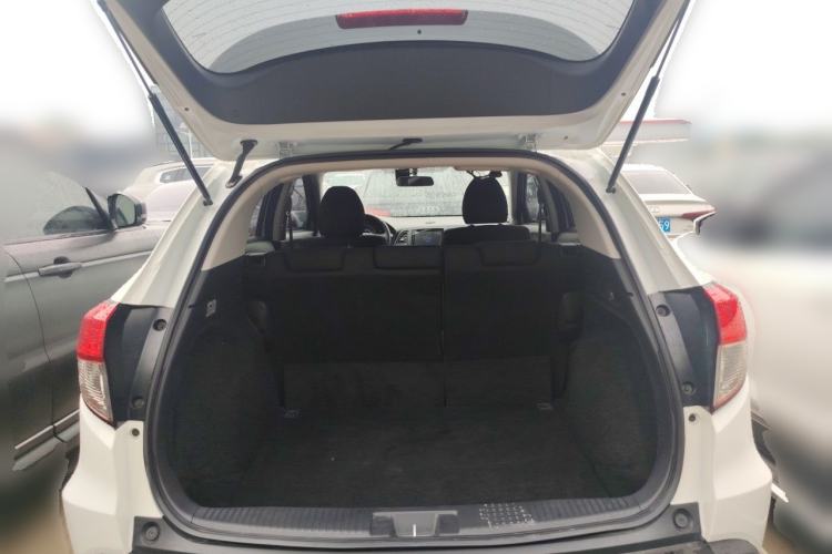 Used Honda Vezel 2020 1.5L CVT Elite Edition Trunk
