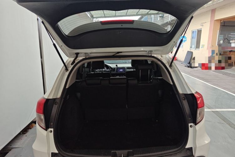 Used Honda Vezel 2020 1.5L CVT Pioneer Edition Trunk