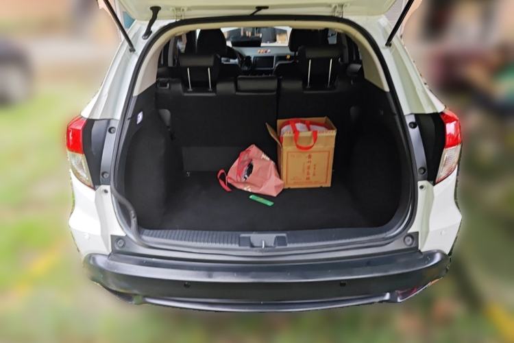 Used Honda Vezel 2020 1.5L CVT Pioneer Edition Trunk