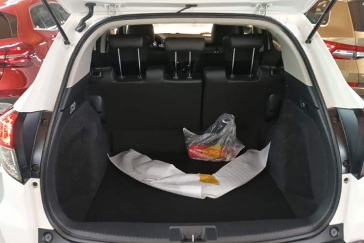 Used Honda Vezel 2020 1.5L CVT Pioneer Edition Trunk