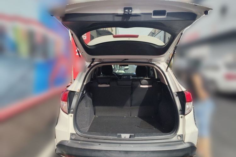 Used Honda Vezel 2020 1.5L CVT Pioneer Edition Trunk