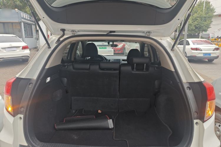 Used Honda Vezel 2020 1.5L CVT Pioneer Edition Trunk