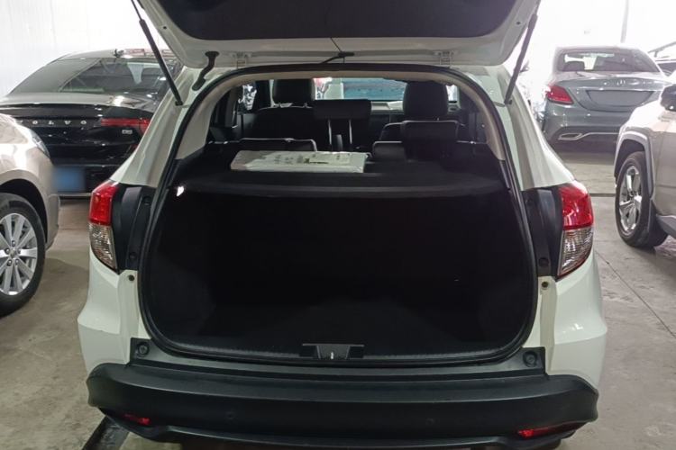Used Honda Vezel 2020 1.5L CVT Pioneer Edition Trunk