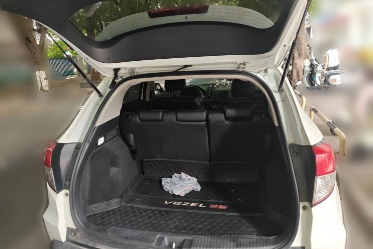 Used Honda Vezel 2020 1.5L CVT Pioneer Edition Trunk
