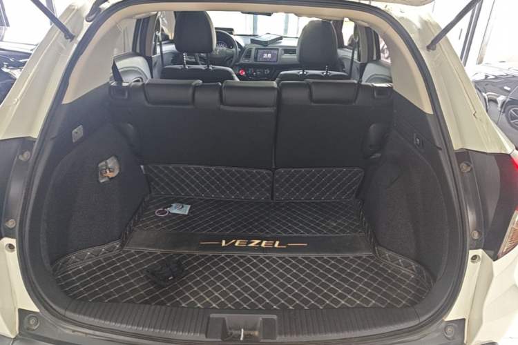 Used Honda Vezel 2020 1.5L CVT Luxury Edition Trunk