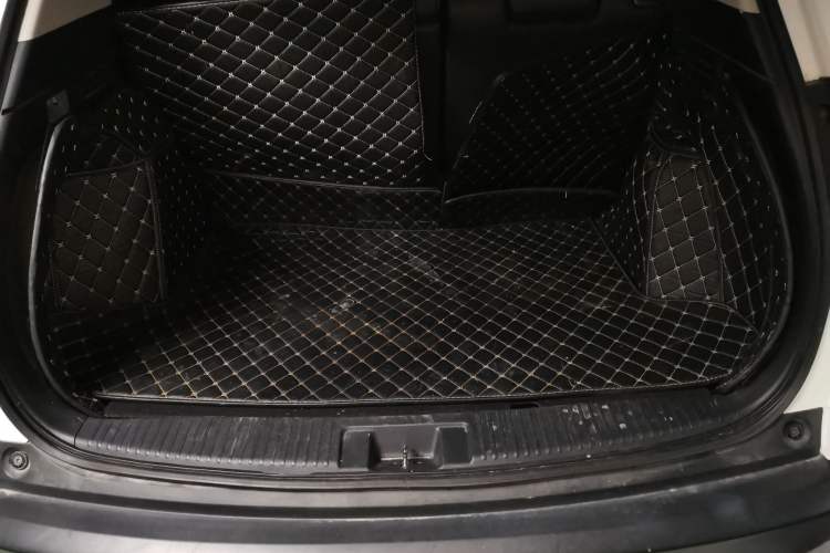 Used Honda Vezel 2020 1.5L CVT Pioneer Edition Trunk