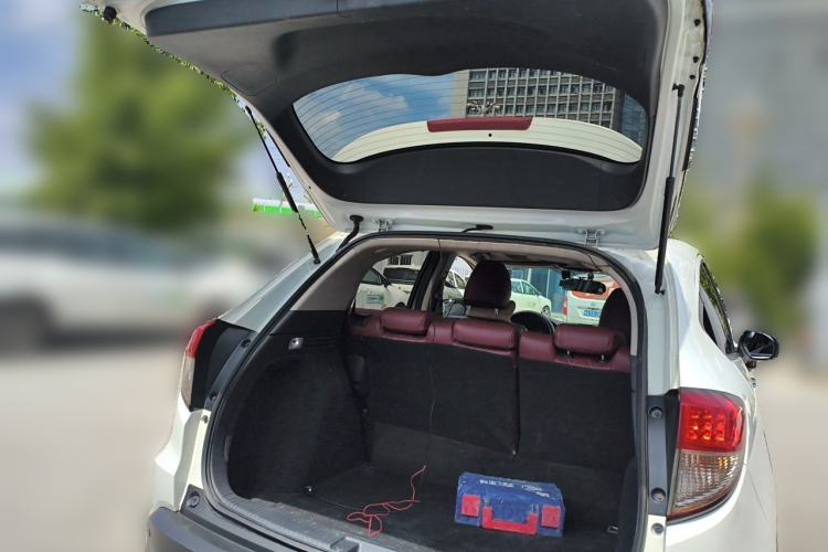 Used Honda Vezel 2020 1.5L CVT Pioneer Edition Trunk