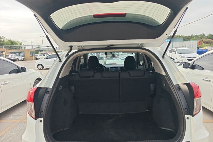 Used Honda Vezel 2020 1.5L CVT Elite Edition Trunk