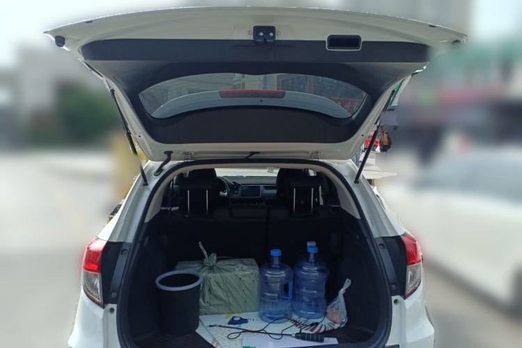 Used Honda Vezel 2020 1.5L CVT Pioneer Edition Trunk