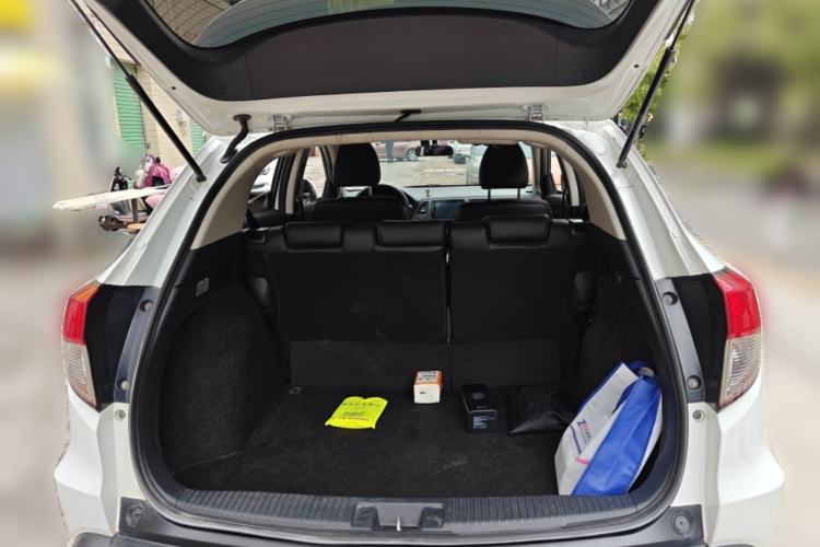 Used Honda Vezel 2020 1.5L CVT Pioneer Edition Trunk