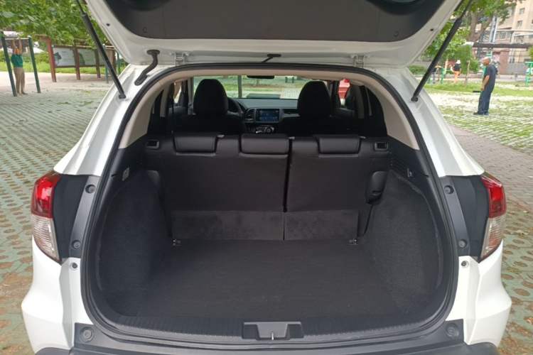 Used Honda Vezel 2020 1.5L CVT Luxury Edition Trunk