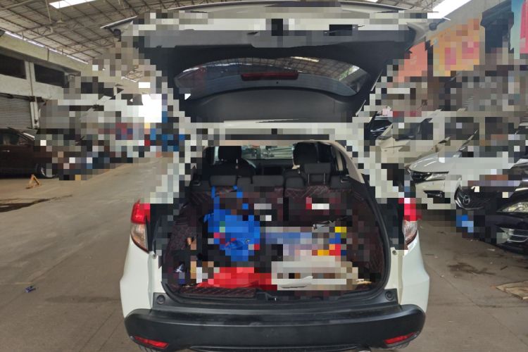 Used Honda Vezel 2020 1.5L CVT Elite Edition Trunk