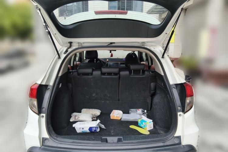 Used Honda Vezel 2020 1.5L CVT Pioneer Edition Trunk