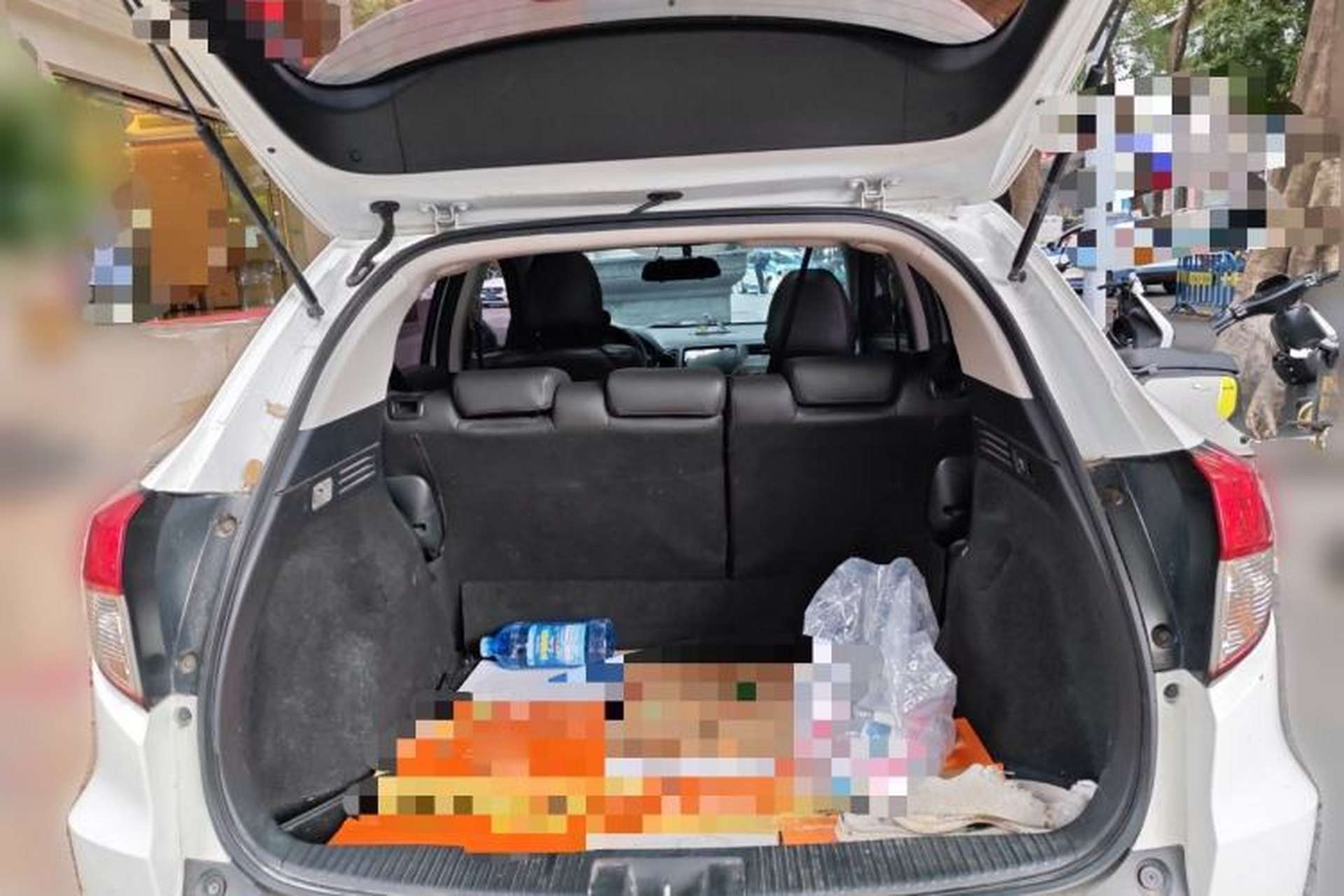 Used Honda Vezel 2020 1.5L CVT Elite Edition Trunk