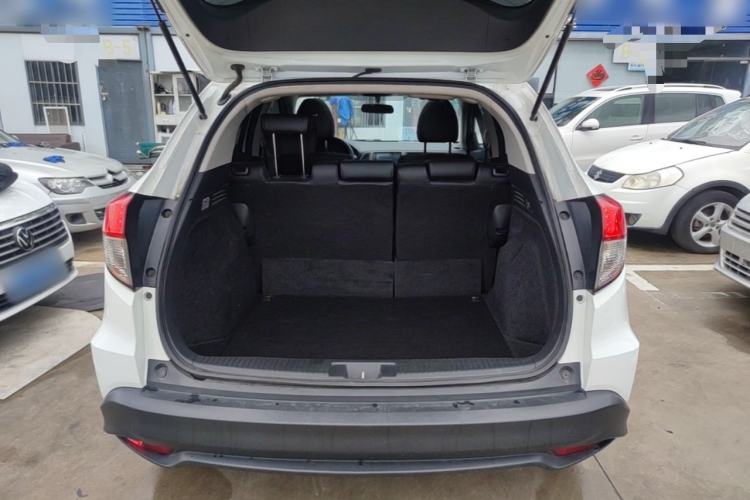 Used Honda Vezel 2020 1.5L CVT Pioneer Edition Trunk